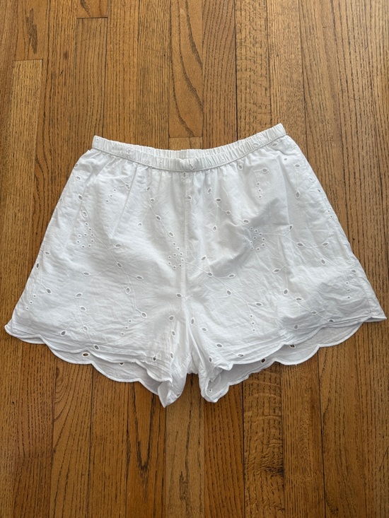 a new day Pants - a new day White Eyelet Scalloped Hem High-Waist Shorts size small
